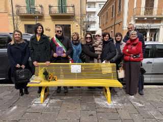 Endometriosi - Panchina gialla, c’è anche il Comune di Avezzano